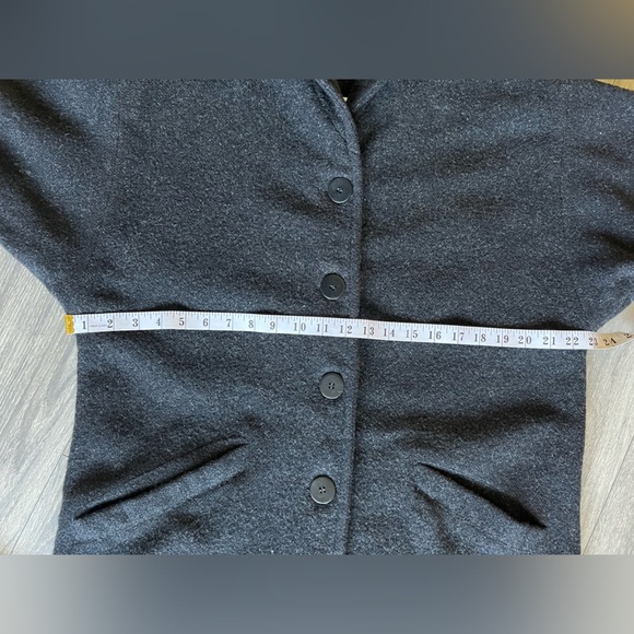 Eileen Fisher 100% boiled wool button front winter coat in charcoal. Size S - Picture 9 of 13